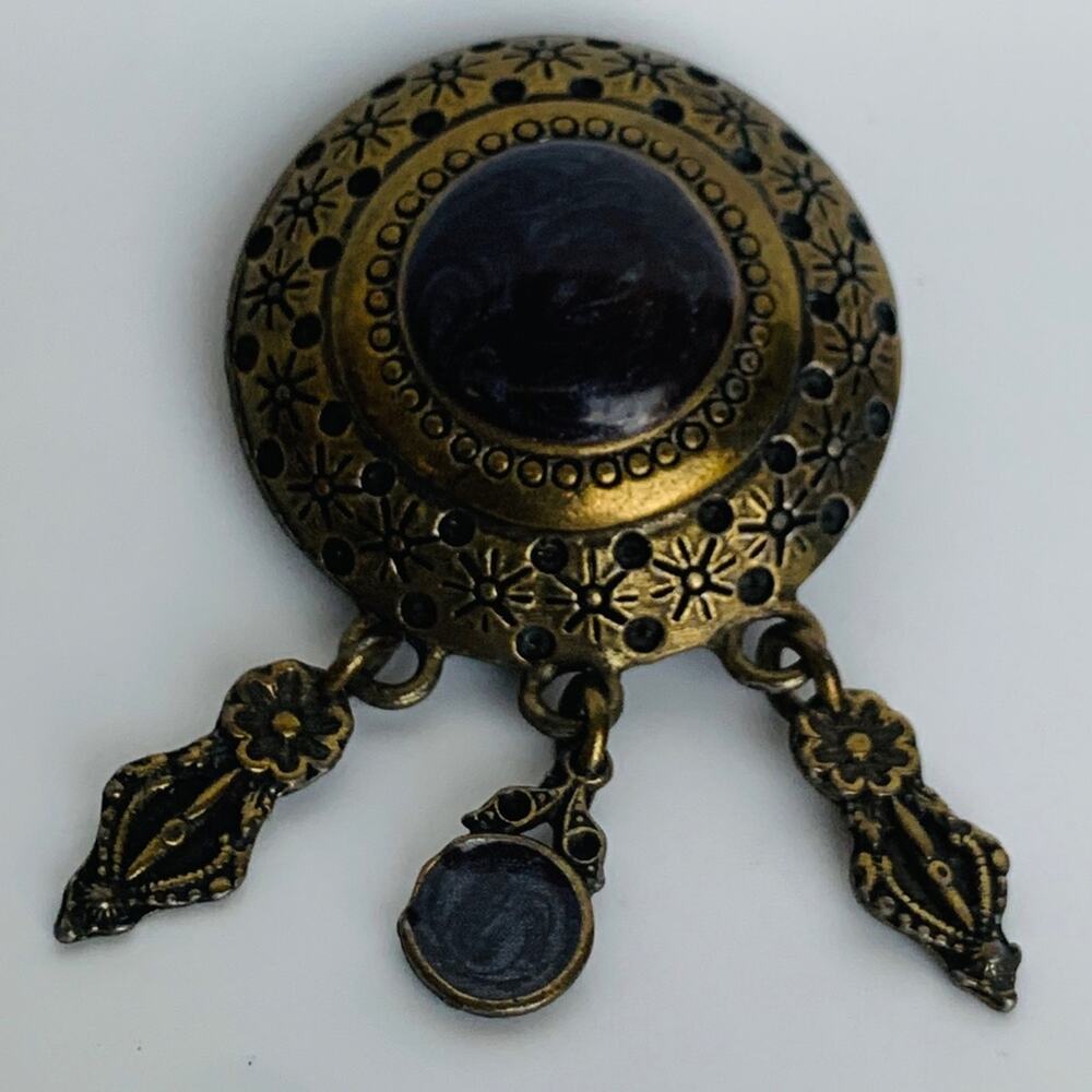 Vintage Charm Statement Brooch